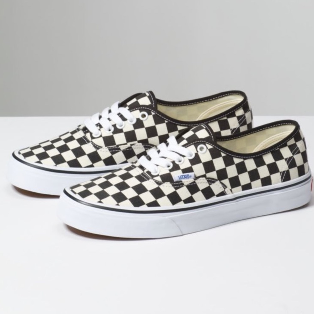 (golden coast)black/white checkered authentic vans